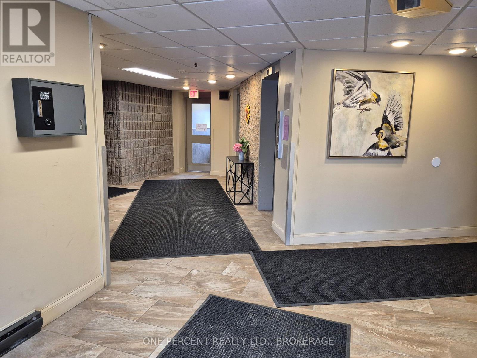 #204 17 ELDON HALL PLACE - 8