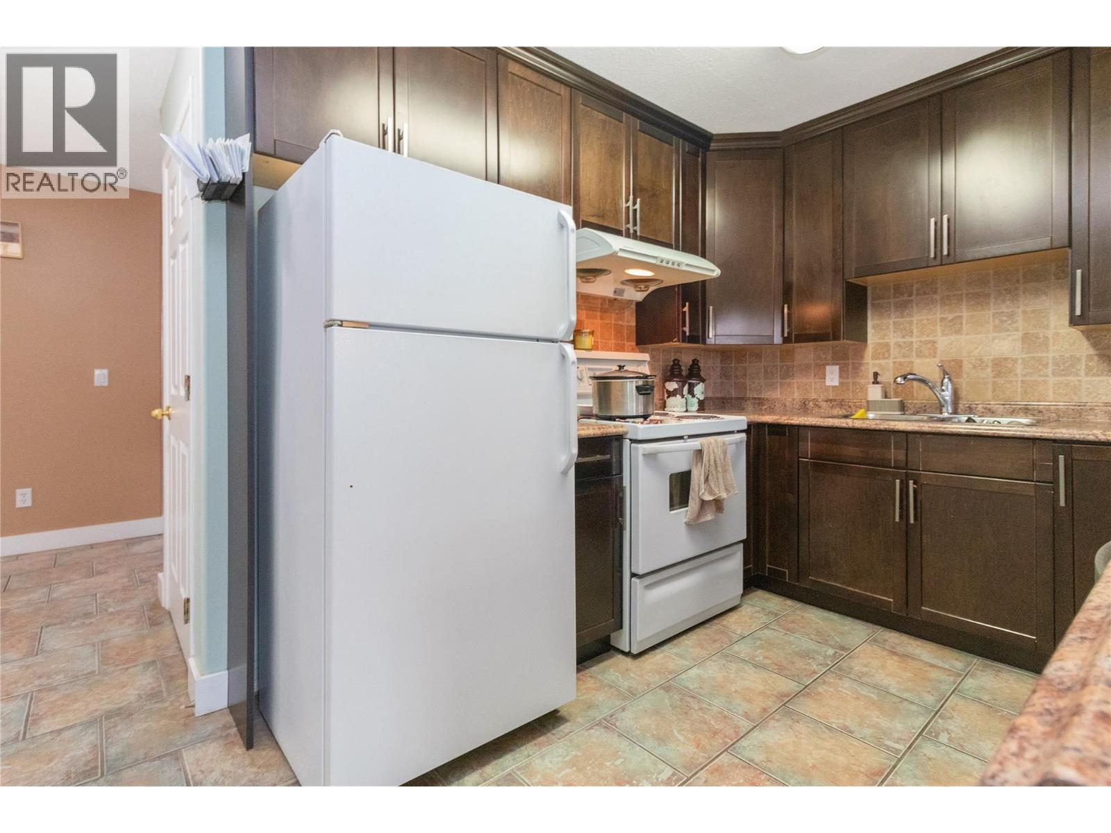 680 RICHARDS ROAD - 13