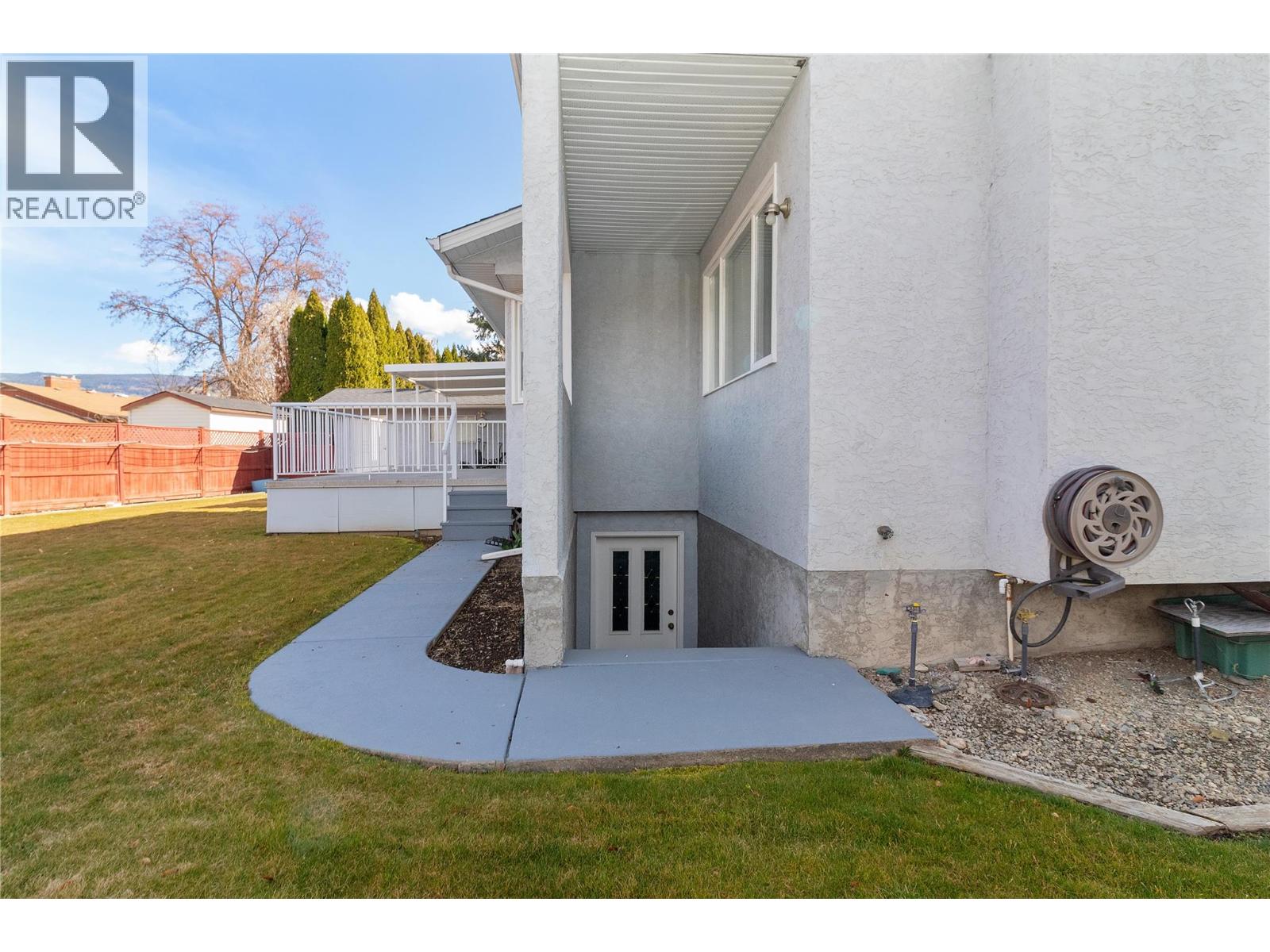 680 RICHARDS ROAD - 44