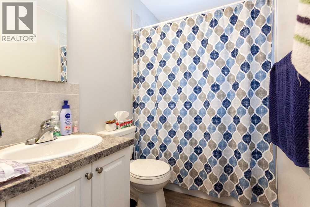 112 1 STREET NE - 11