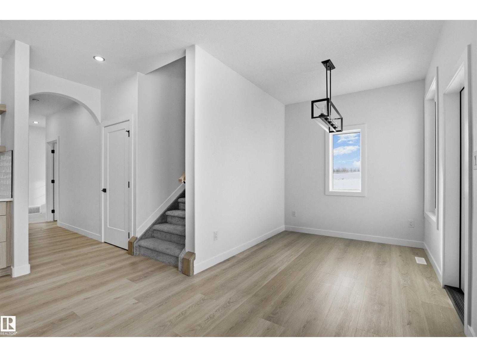 3304 Chickadee drive NW, Edmonton