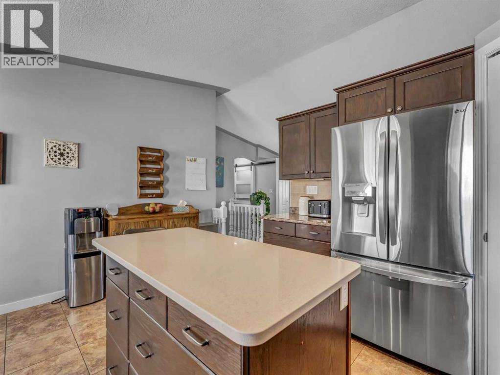 32 SPRUCE CLOSE SE - 11