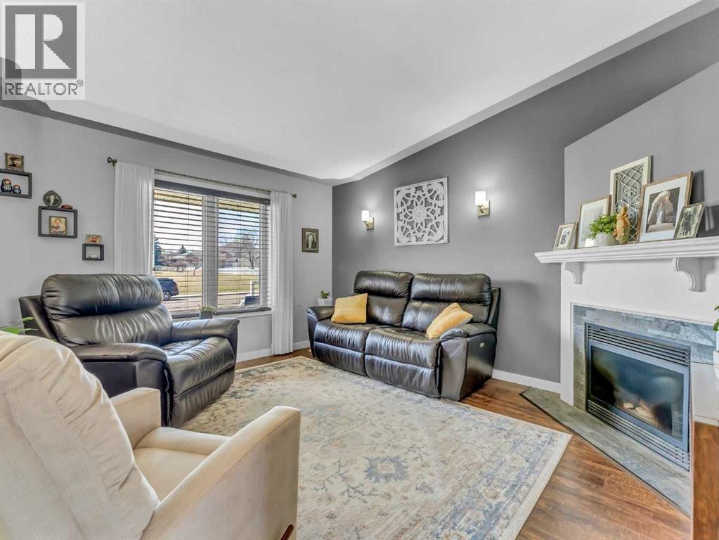 32 SPRUCE CLOSE SE - 5