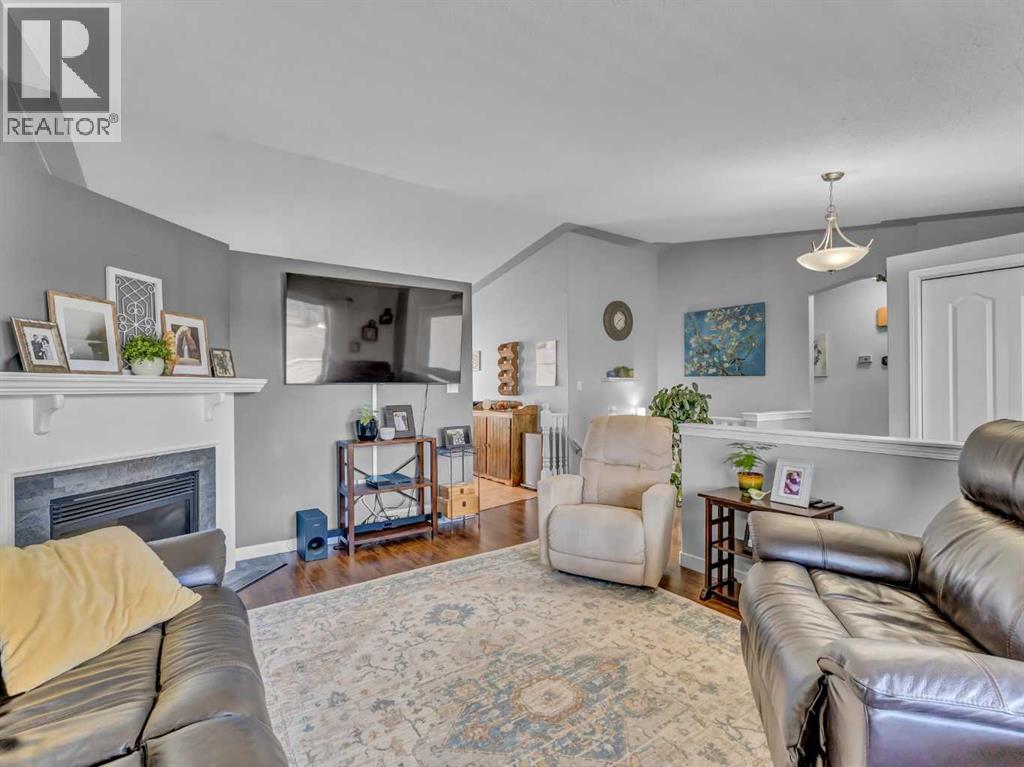 32 SPRUCE CLOSE SE - 7