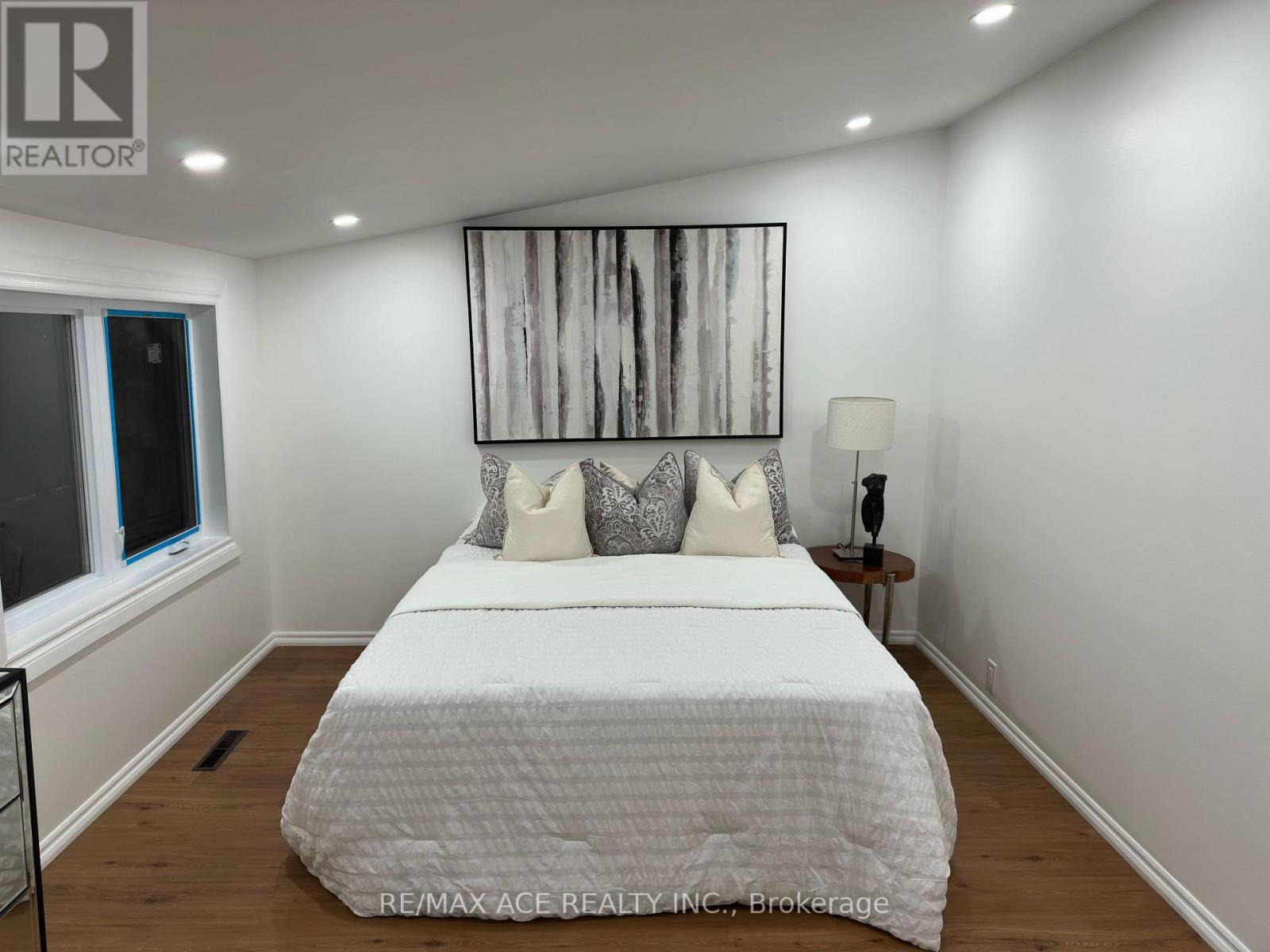 47 MUNSON CRESCENT - 10