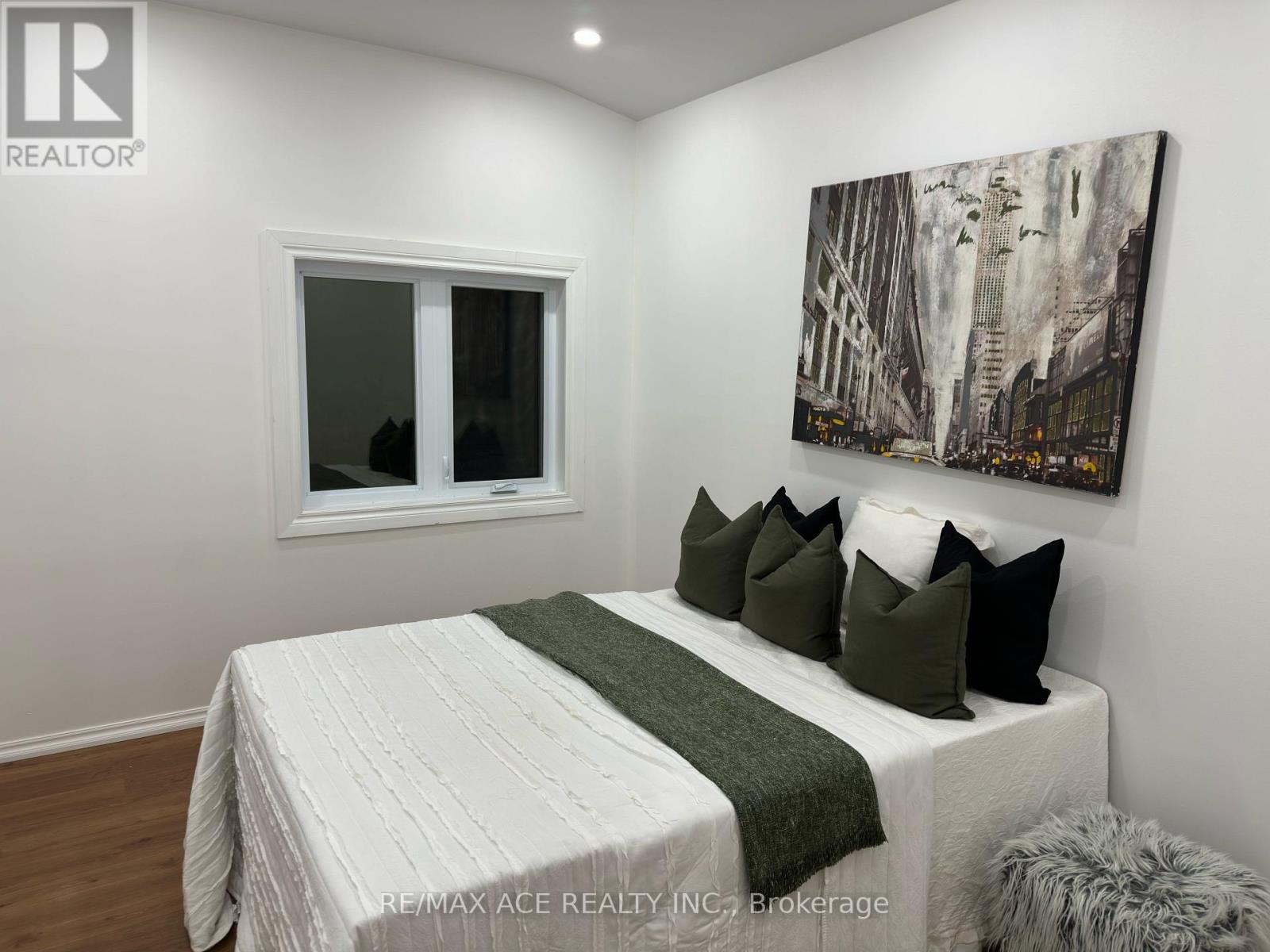 47 MUNSON CRESCENT - 11