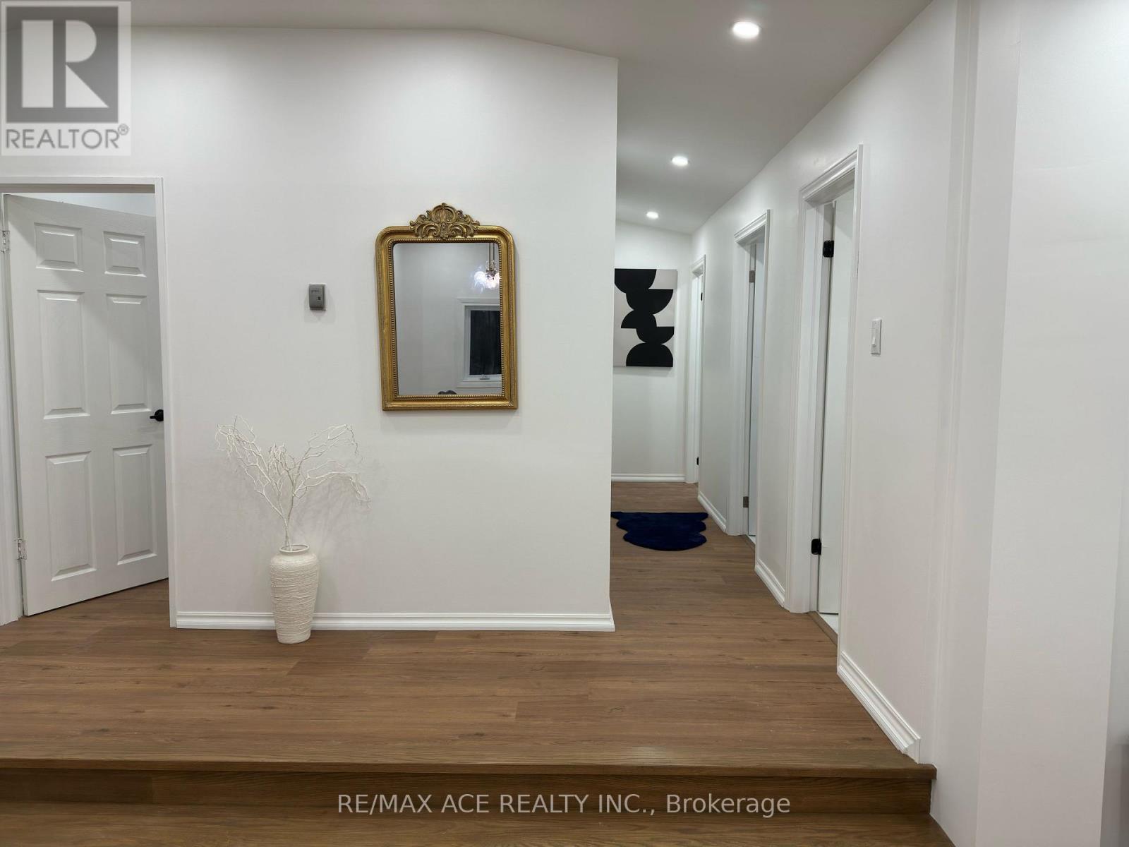 47 MUNSON CRESCENT - 4