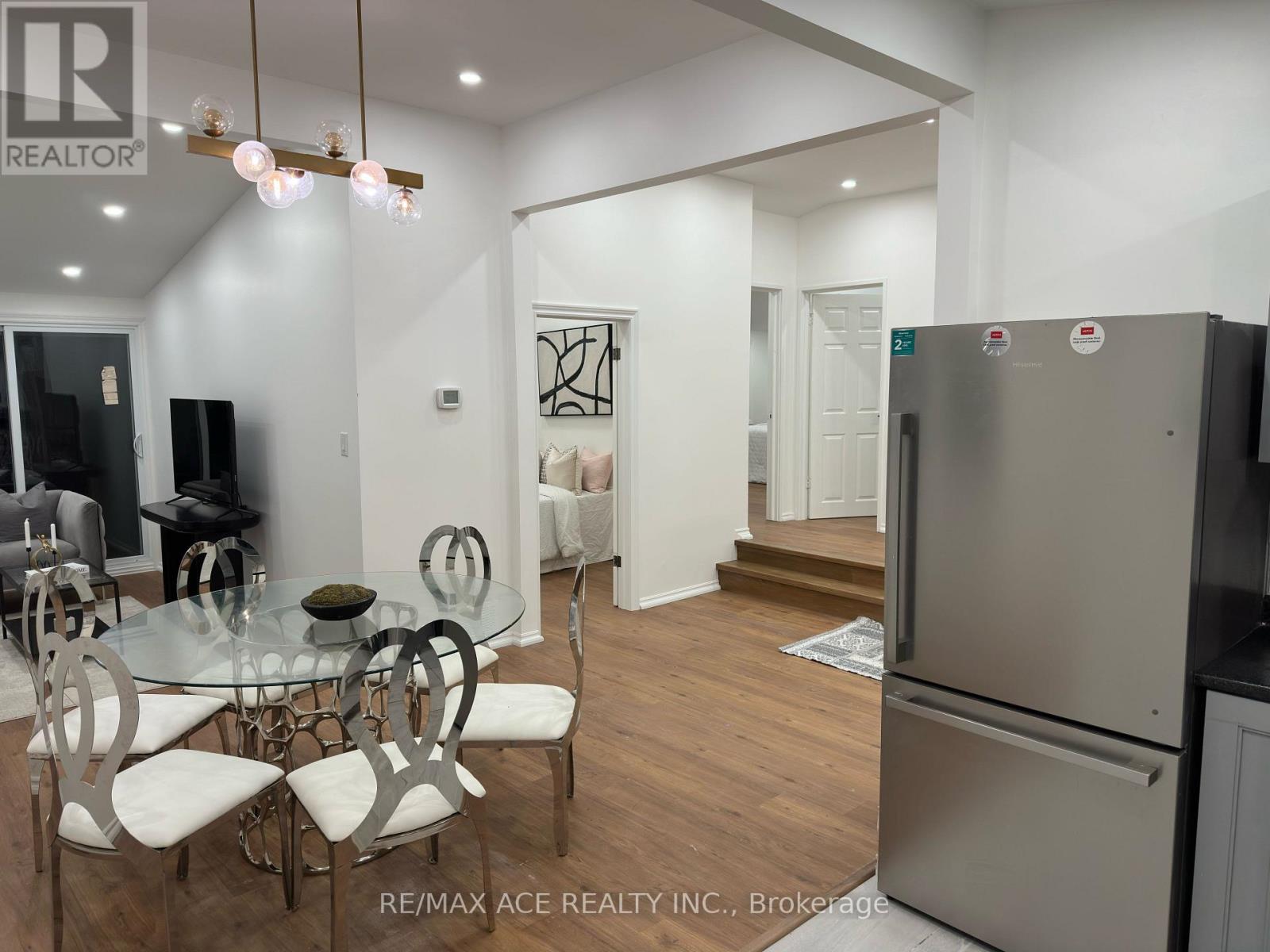 47 MUNSON CRESCENT - 6