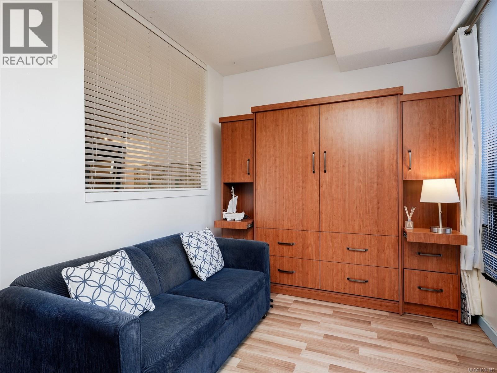 #117 409 SWIFT ST - 10