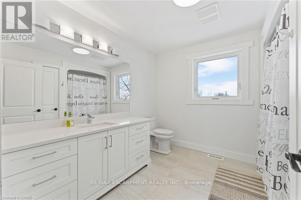 2210 HIGHWAY 54 - 33