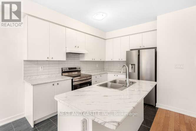 38 LILAC CIRCLE E - 11