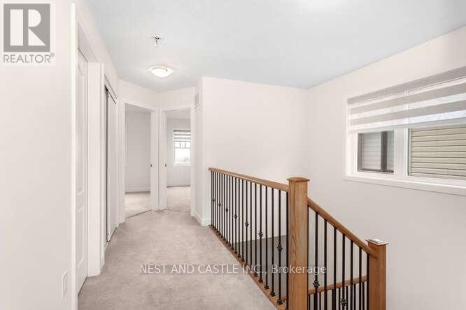 38 LILAC CIRCLE E - 17