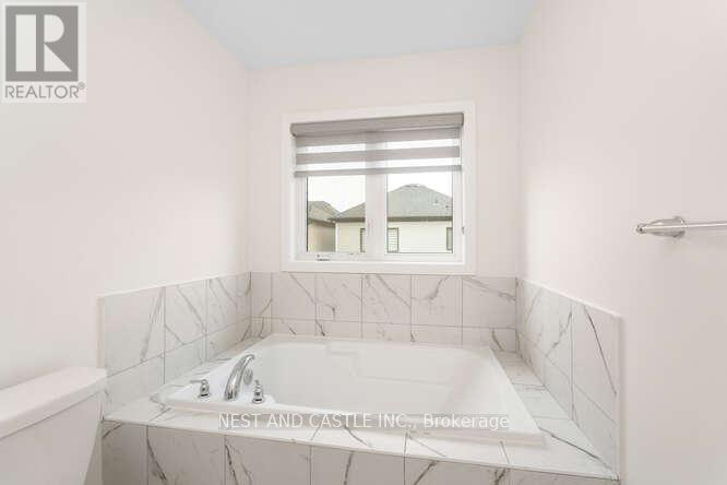 38 LILAC CIRCLE E - 24