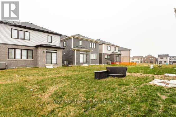 38 LILAC CIRCLE E - 31