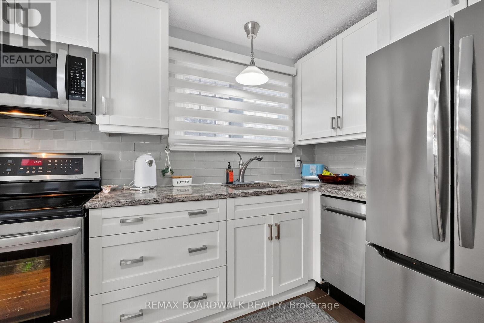 2462 TUPPER AVENUE — photo 23