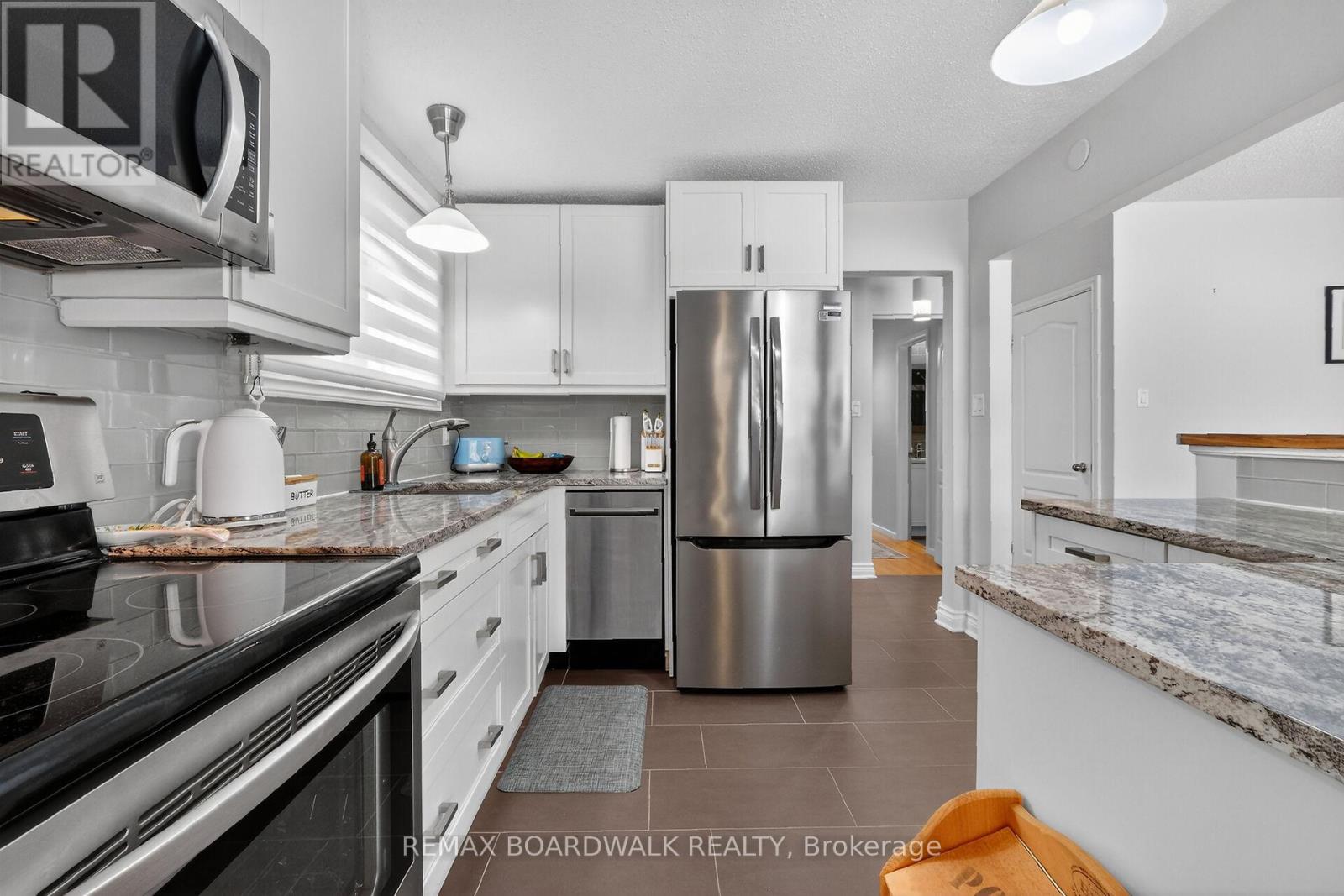 2462 TUPPER AVENUE — photo 21