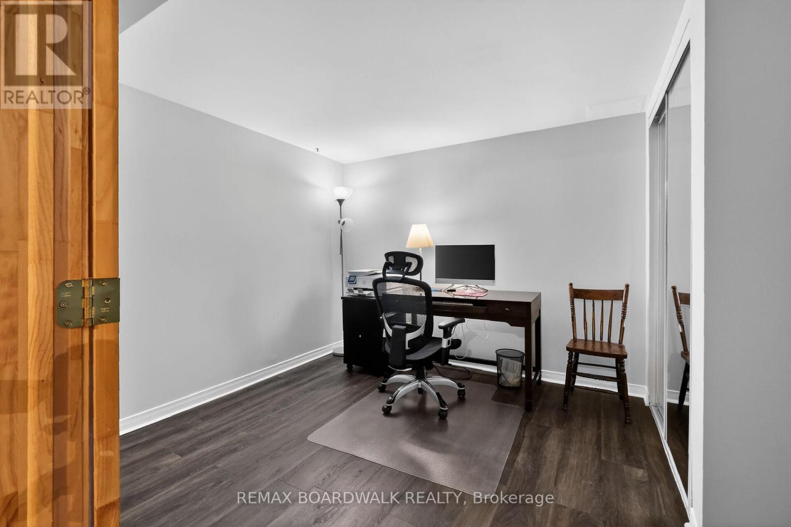 2462 TUPPER AVENUE — photo 41