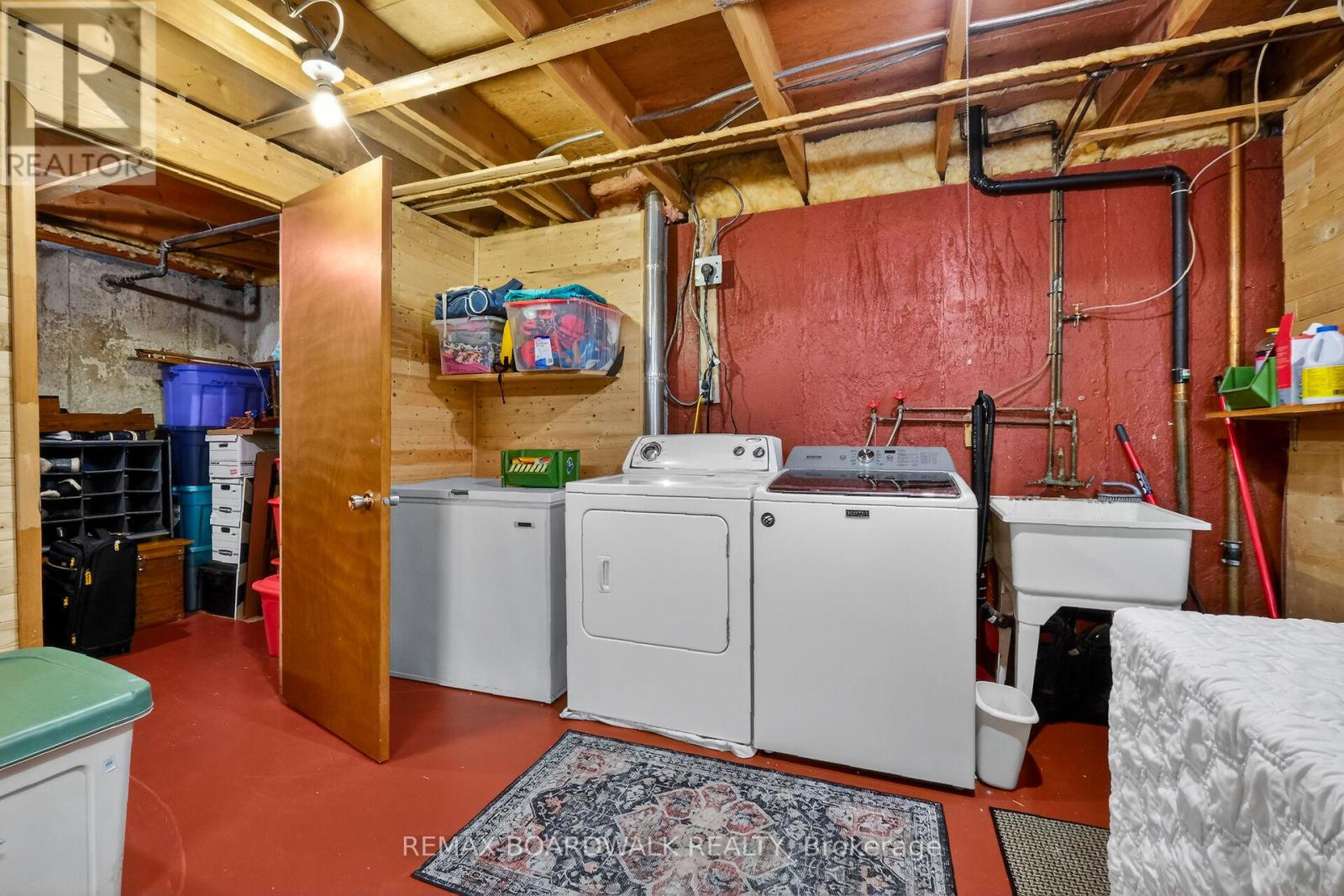 2462 TUPPER AVENUE — photo 44