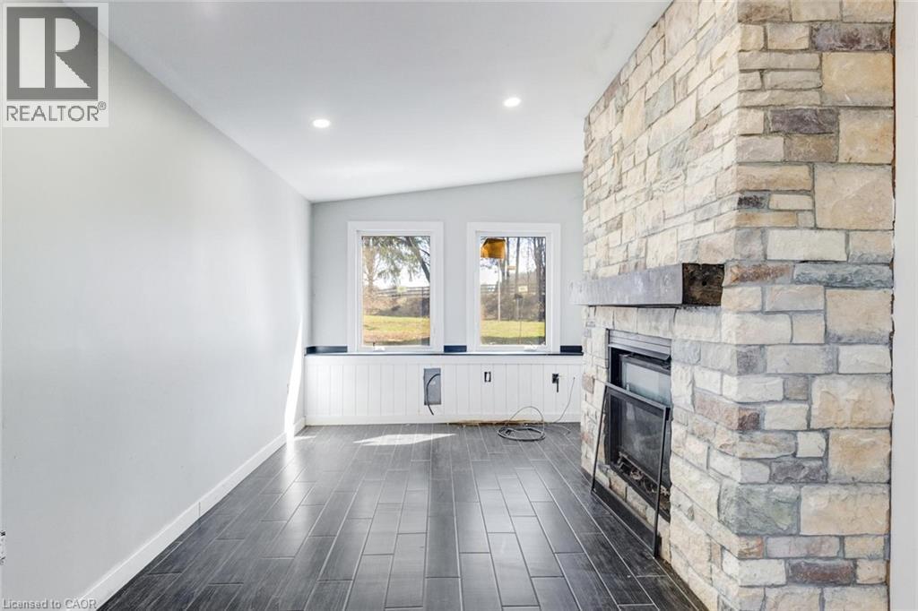 2163 POWERLINE ROAD W - 32