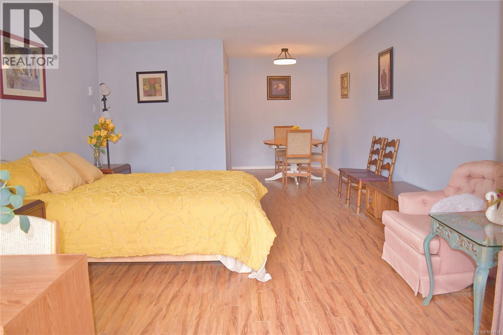 #101 1870 MCKENZIE AVE - 10