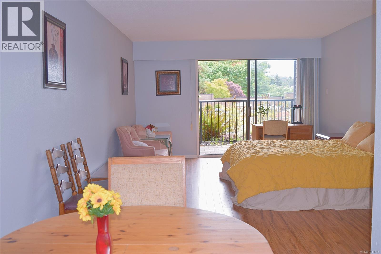 #101 1870 MCKENZIE AVE - 13