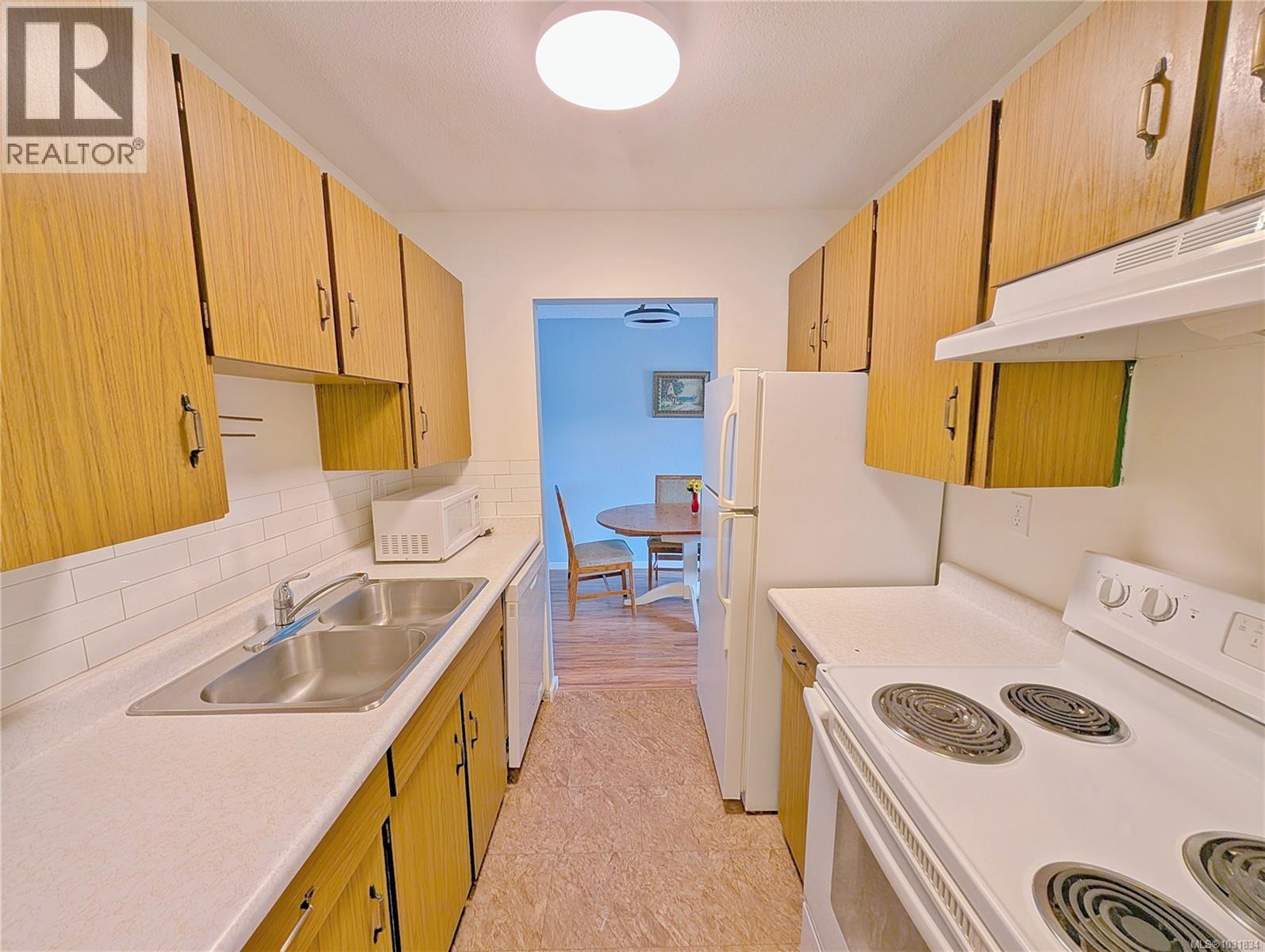 #101 1870 MCKENZIE AVE - 15