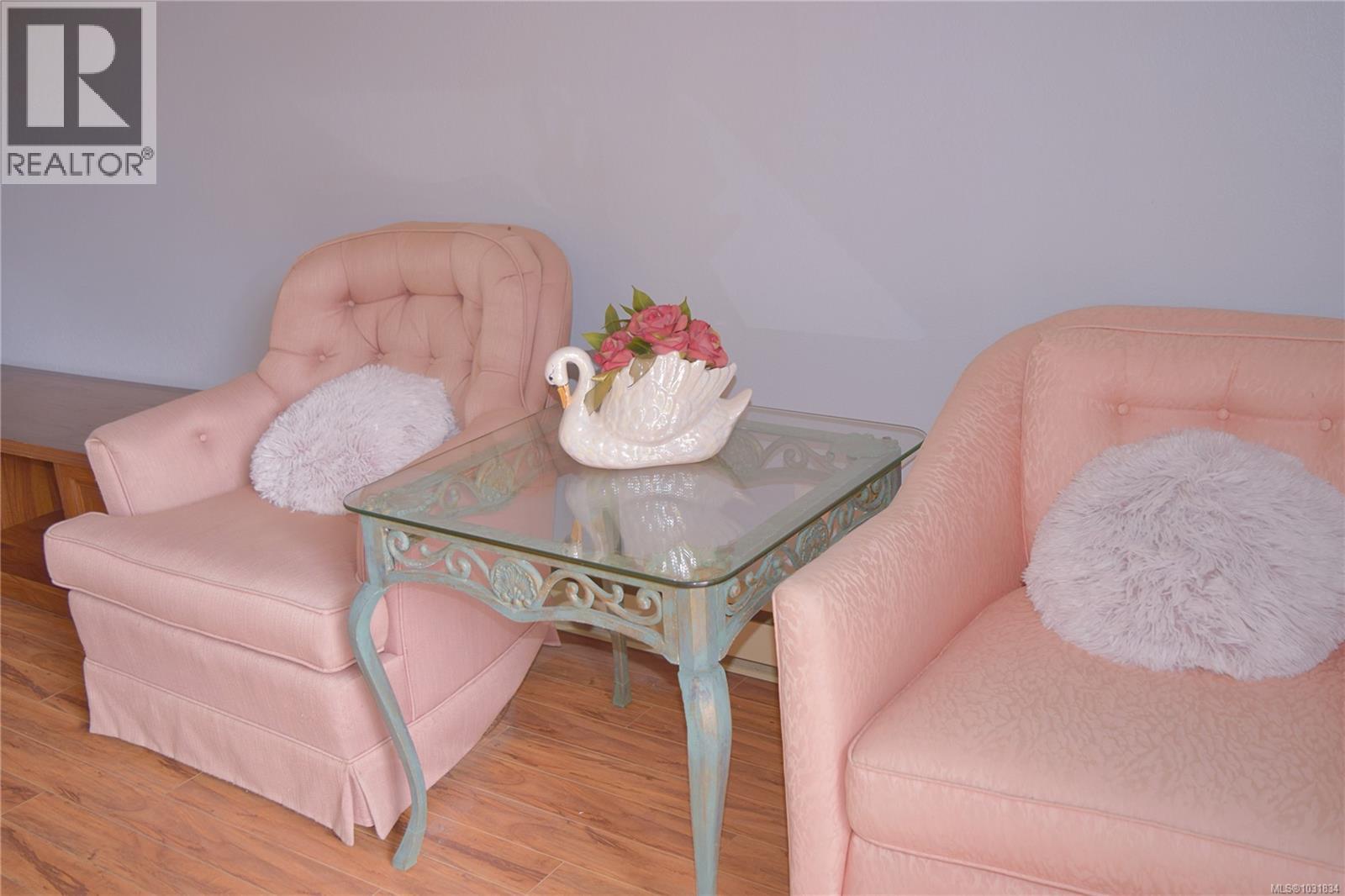 #101 1870 MCKENZIE AVE - 22