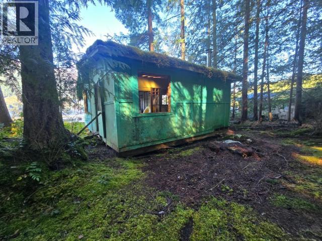 9162 POWELL LAKE - 8