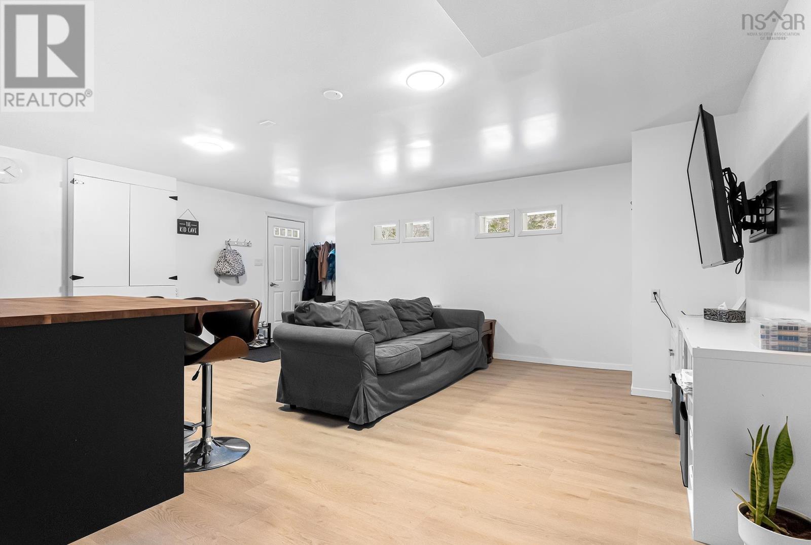 Property 11 of 39 of 45 Rockcliffe Crescent