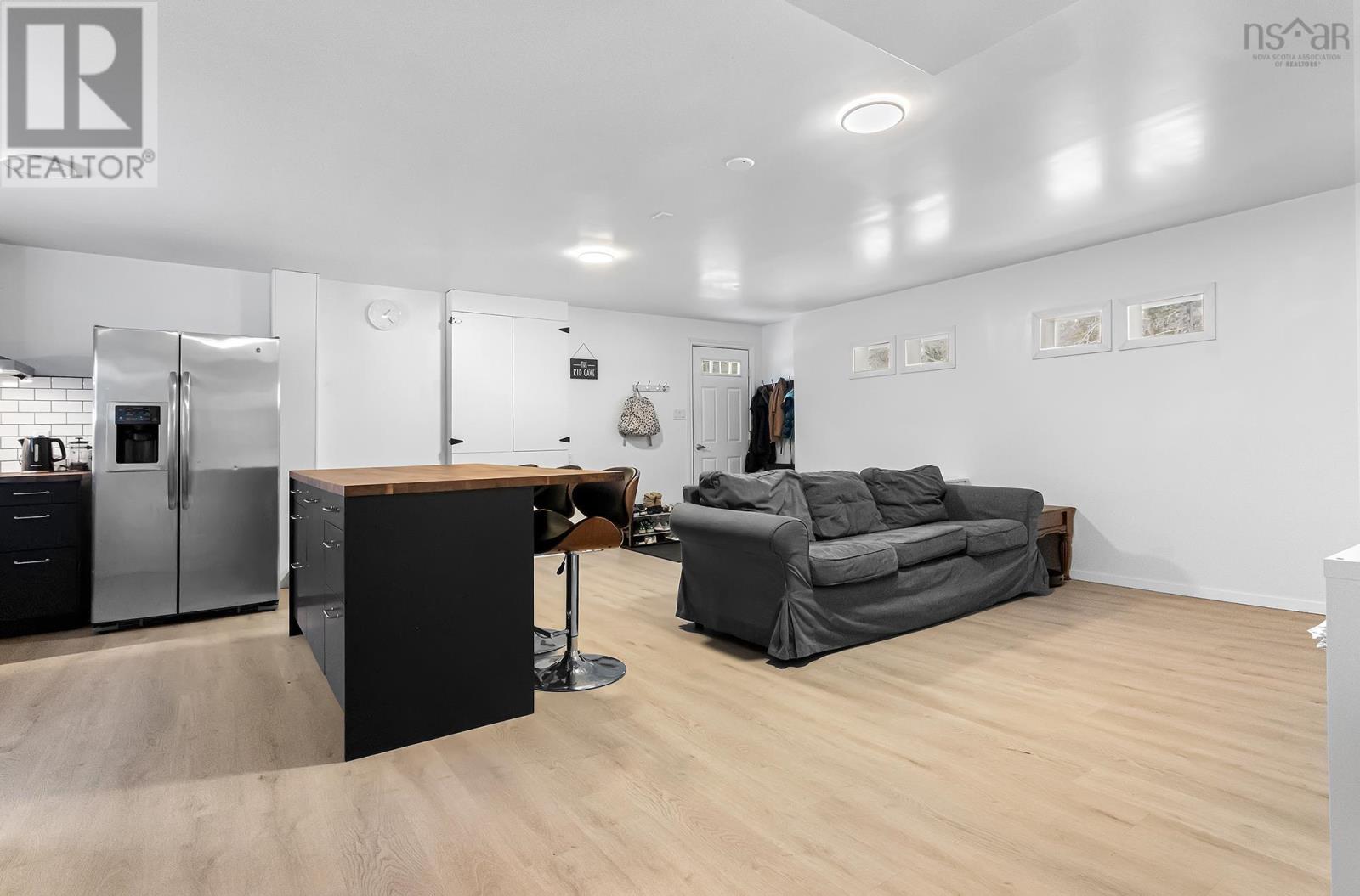 Property 22 of 39 of 45 Rockcliffe Crescent