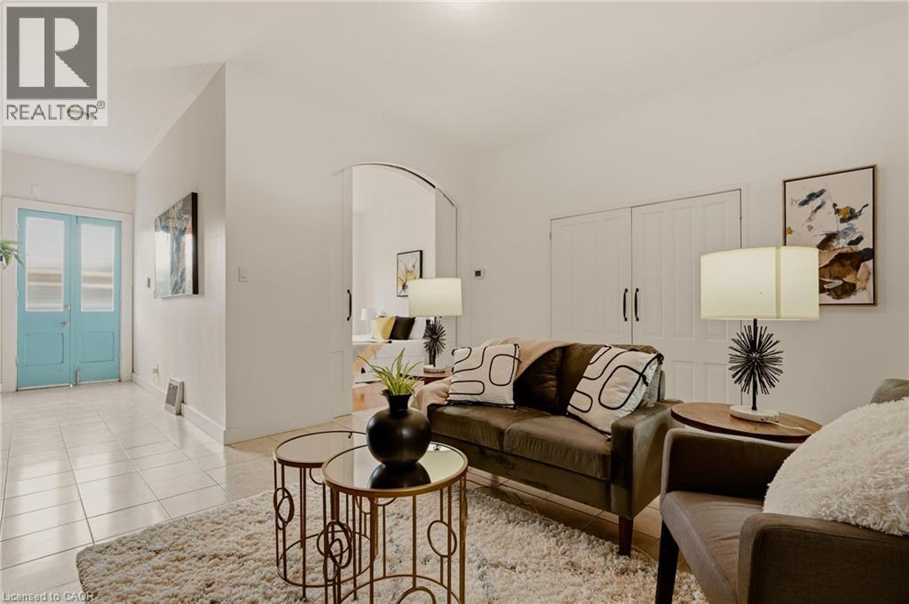 163 VICTORIA Avenue N