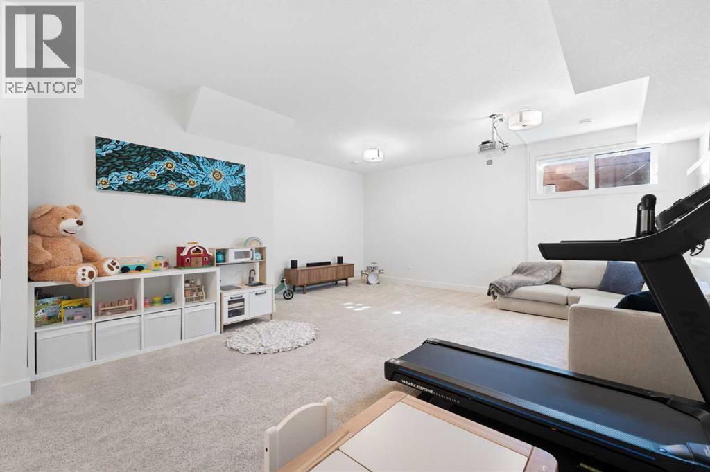 
          231 12 Avenue Northeast
            <br/>
            <span>Calgary</span>
            , 
            <span>AB</span>
             <span>T2E1A3</span>
         - Photo 28