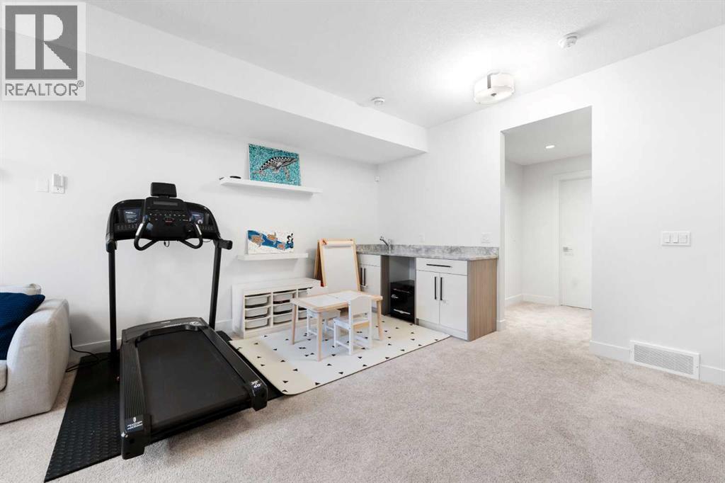 
          231 12 Avenue Northeast
            <br/>
            <span>Calgary</span>
            , 
            <span>AB</span>
             <span>T2E1A3</span>
         - Photo 29