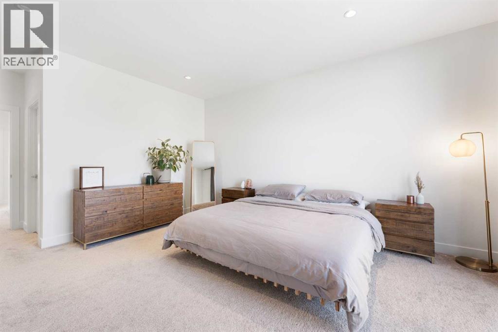 
          231 12 Avenue Northeast
            <br/>
            <span>Calgary</span>
            , 
            <span>AB</span>
             <span>T2E1A3</span>
         - Photo 17