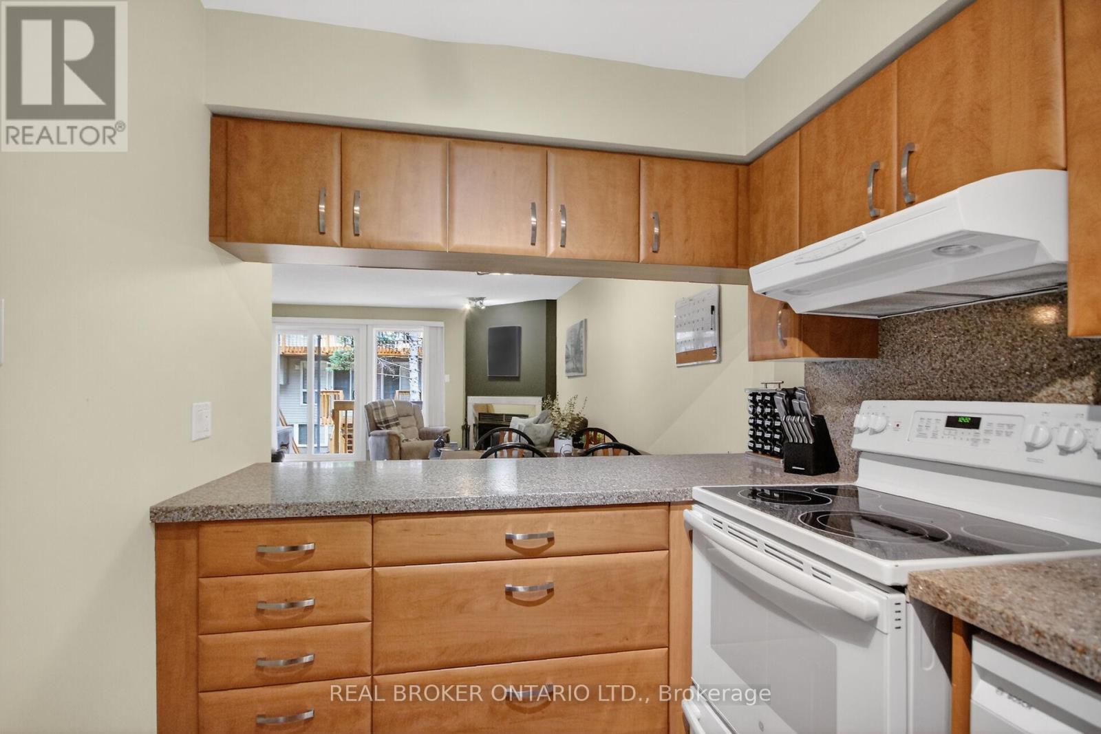 418 BRISTON PRIVATE - 12