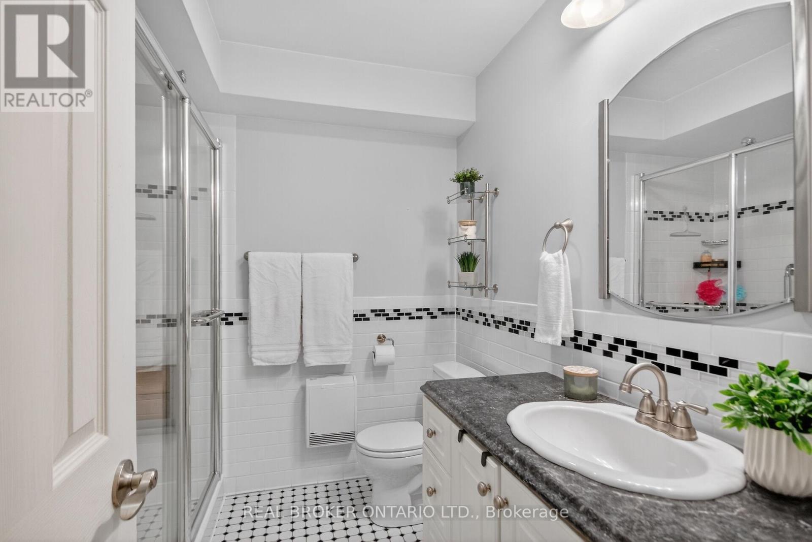 418 BRISTON PRIVATE - 18