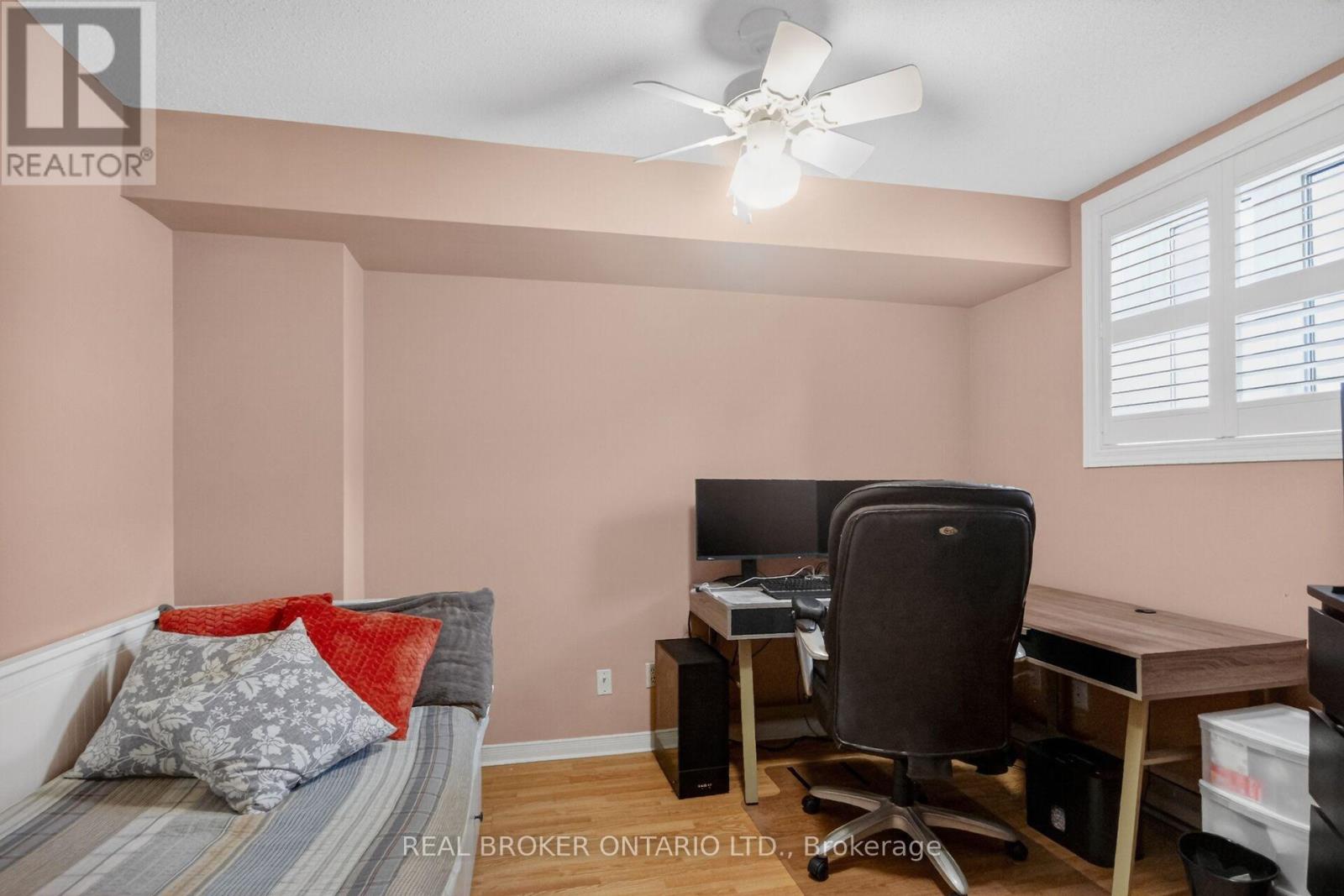 418 BRISTON PRIVATE - 22