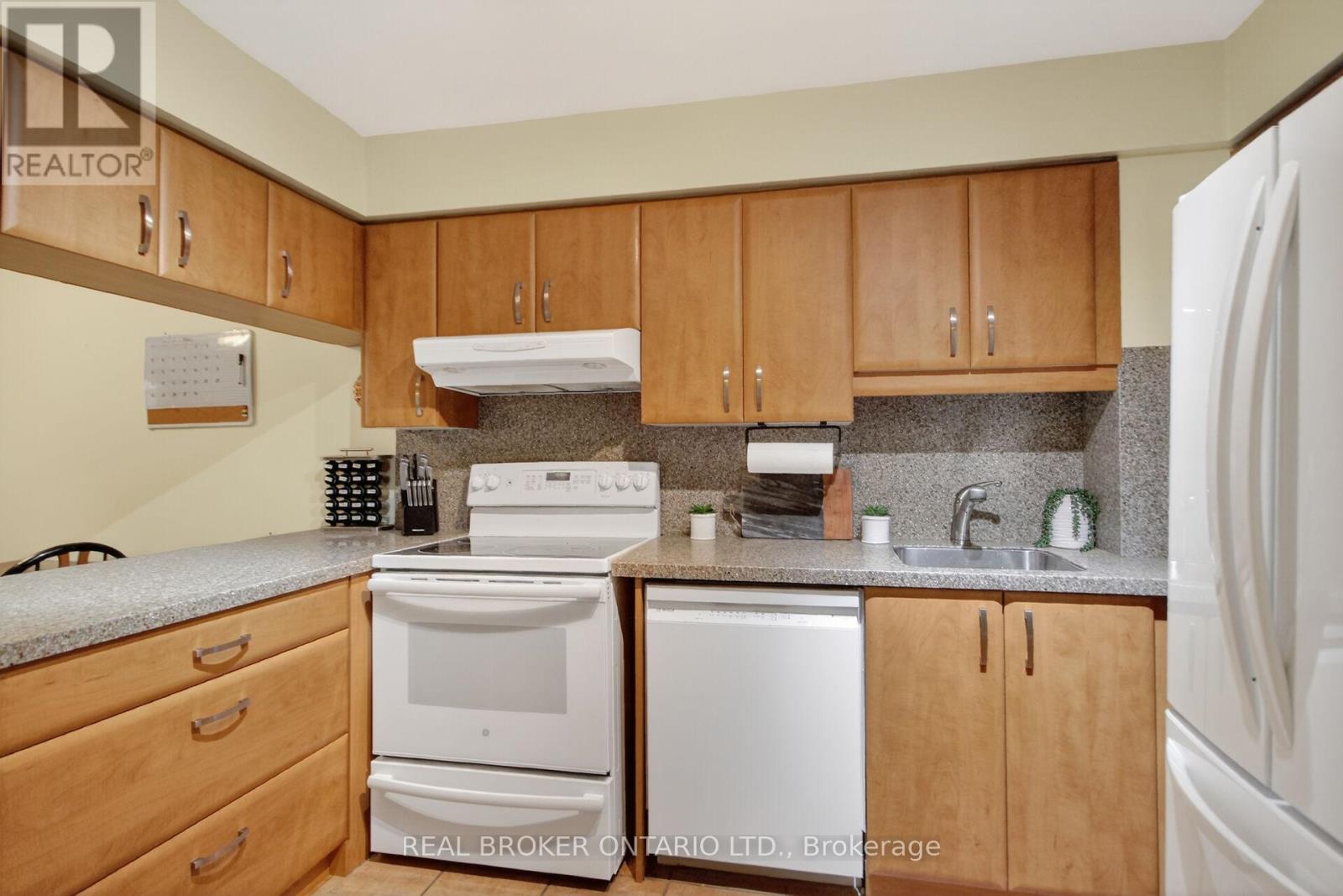 418 BRISTON PRIVATE - 6