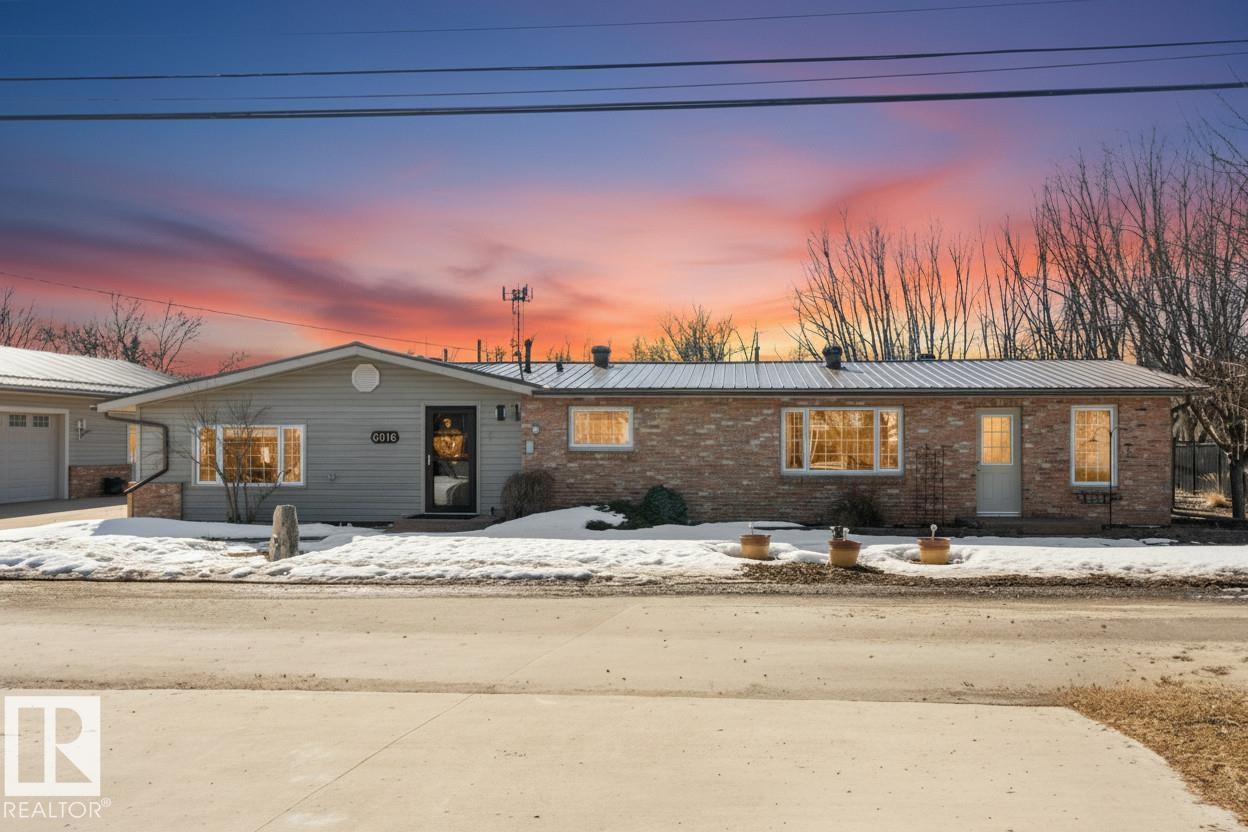 6016 52 AV - Image 2