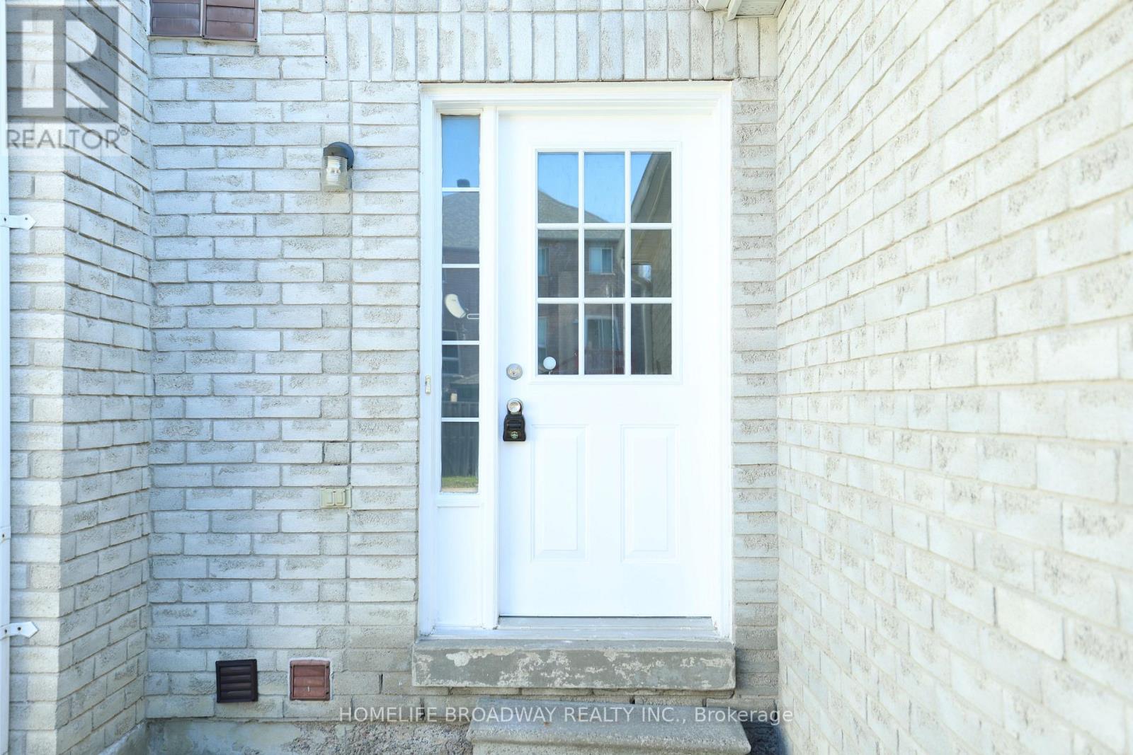 378 BUR OAK AVENUE - 16