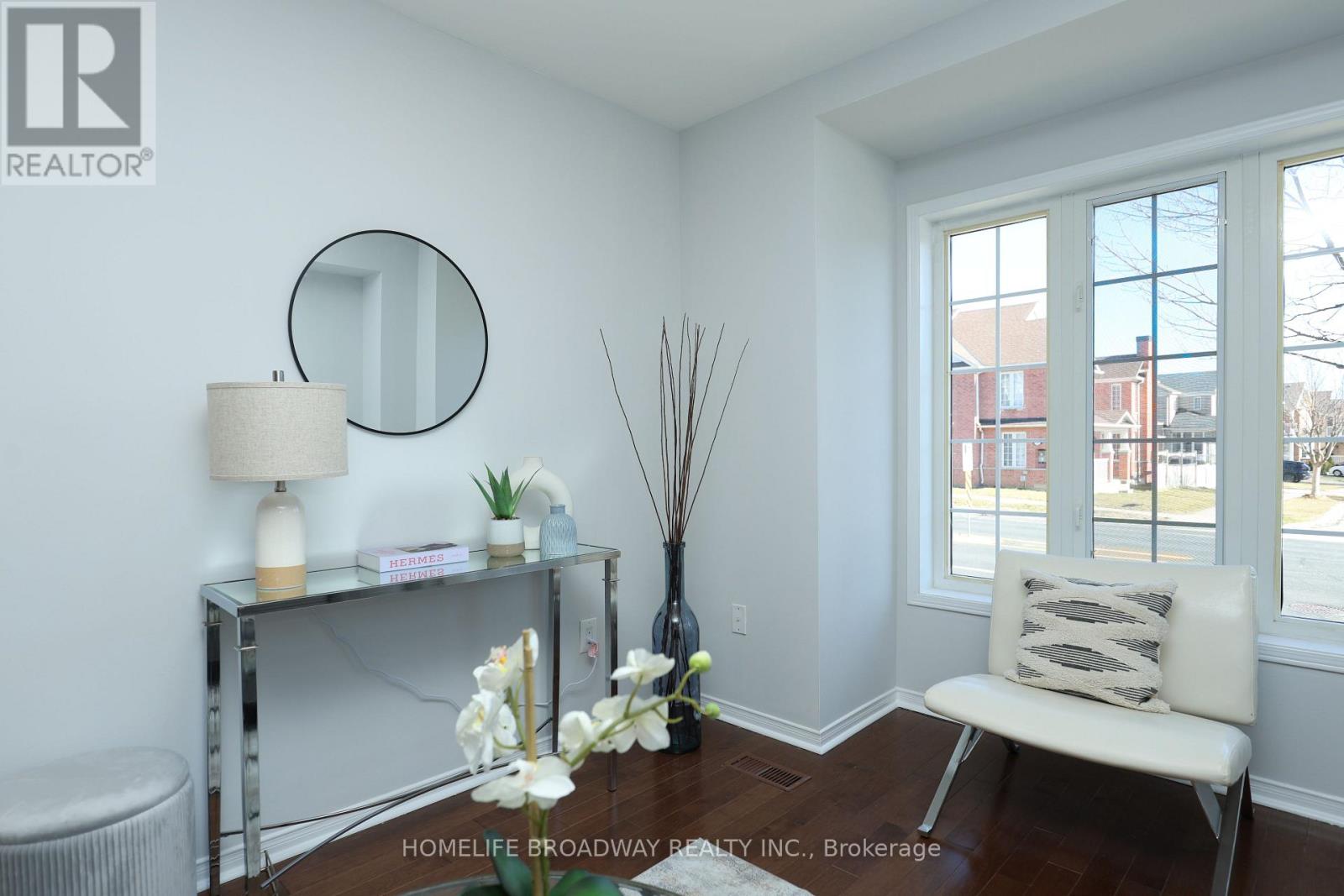 378 BUR OAK AVENUE - 4