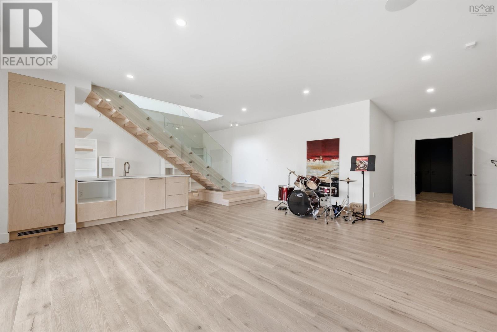 Property 3 of 49 of 11 ARGYLE Close