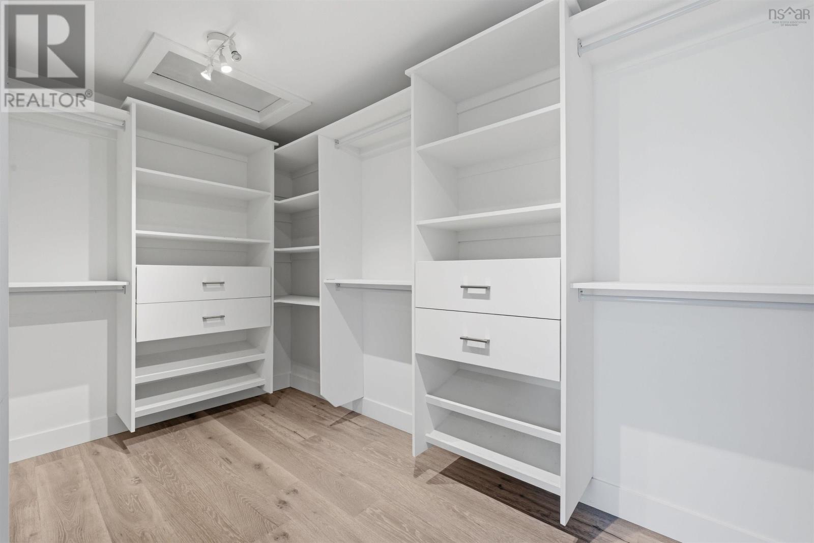 Property 27 of 49 of 11 ARGYLE Close