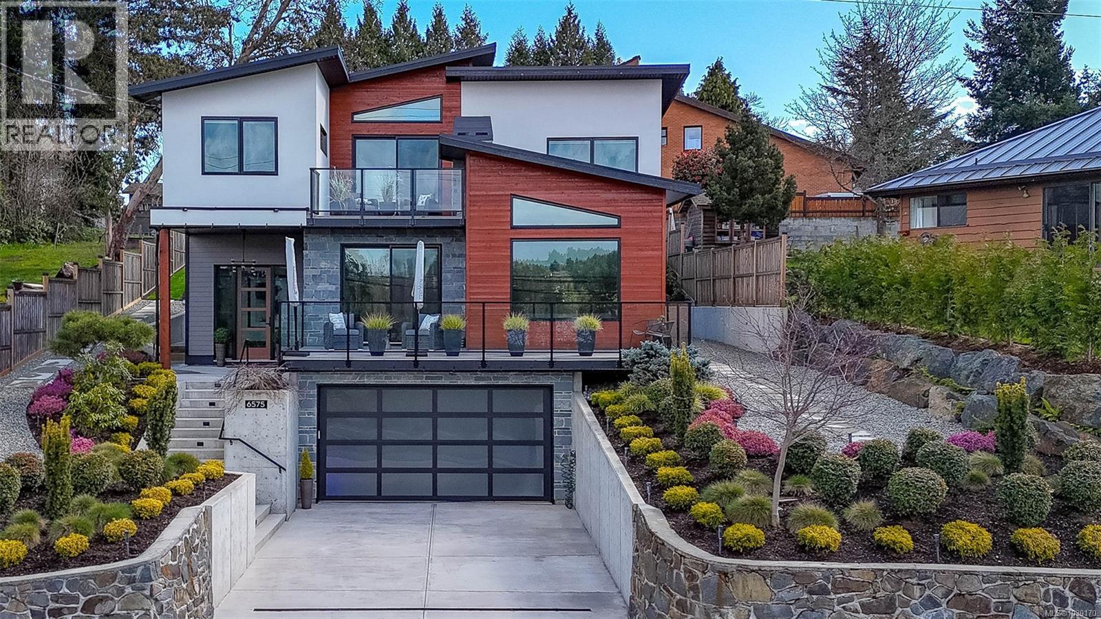 6575 Central Saanich Rd - 1