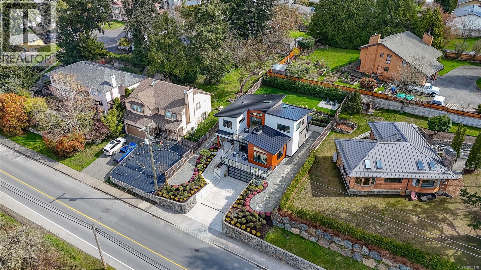 6575 Central Saanich Rd - 57