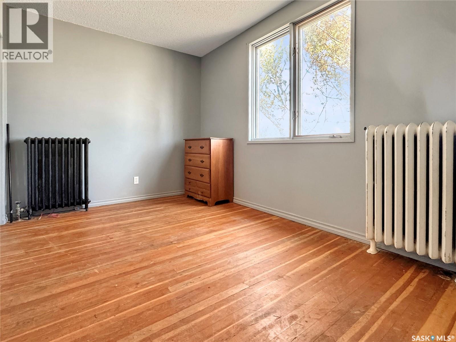 209 MAIN STREET - 10