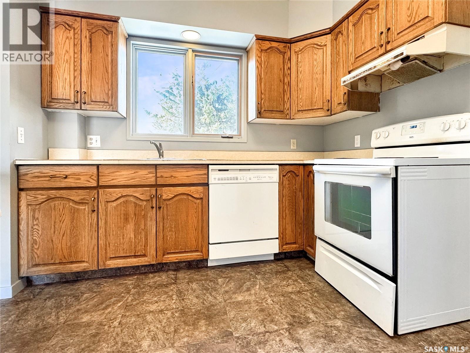 209 MAIN STREET - 8