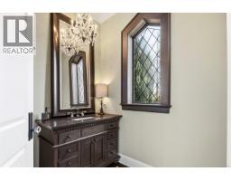2096 Falkland Pl, Oak Bay, BC V8S4M5 Photo 25