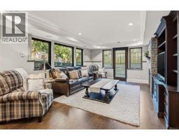 2096 Falkland Pl, Oak Bay, BC V8S4M5 Photo 48