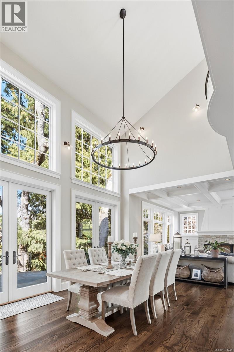  2096 Falkland Place, Oak Bay